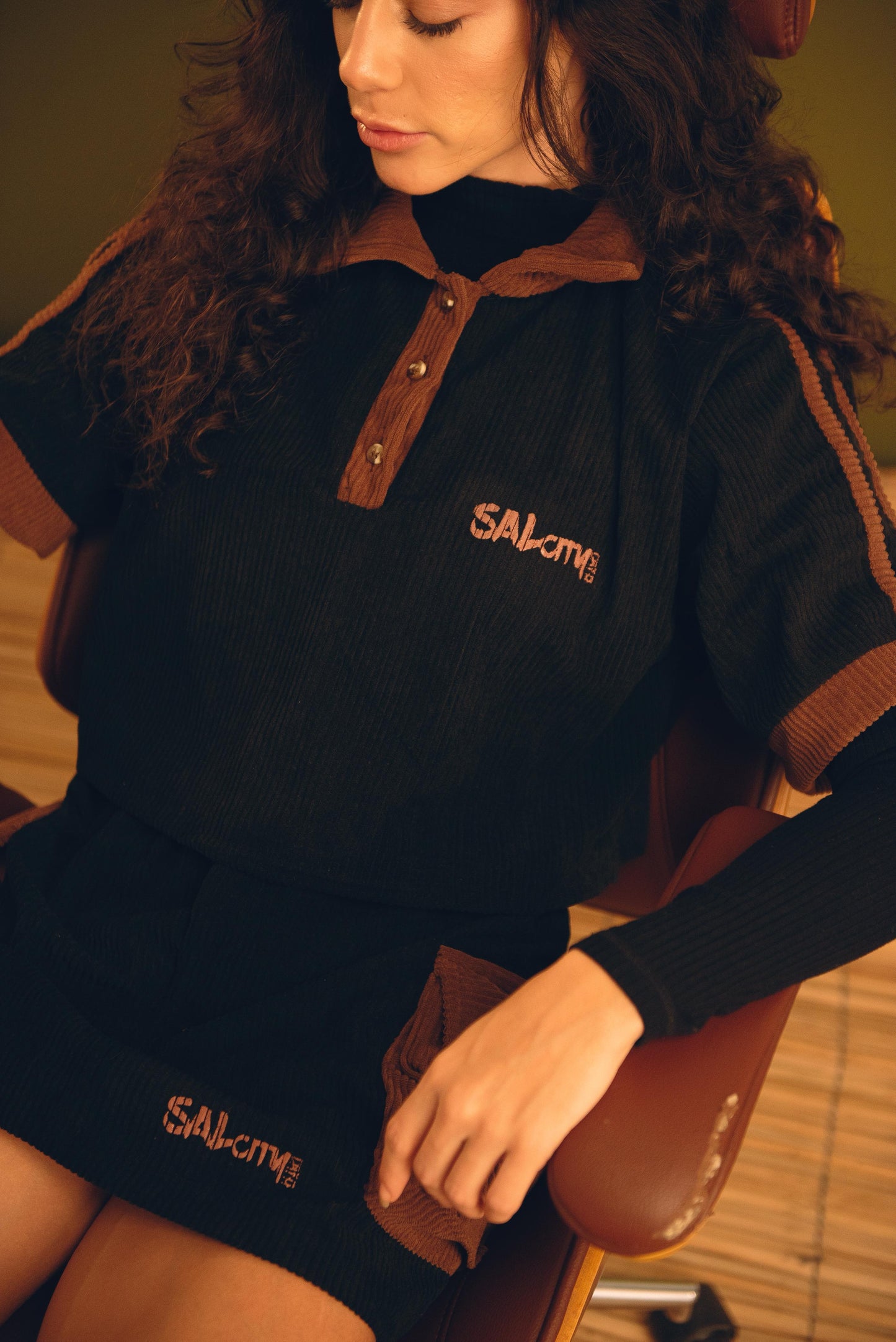 Cropped polo veludo