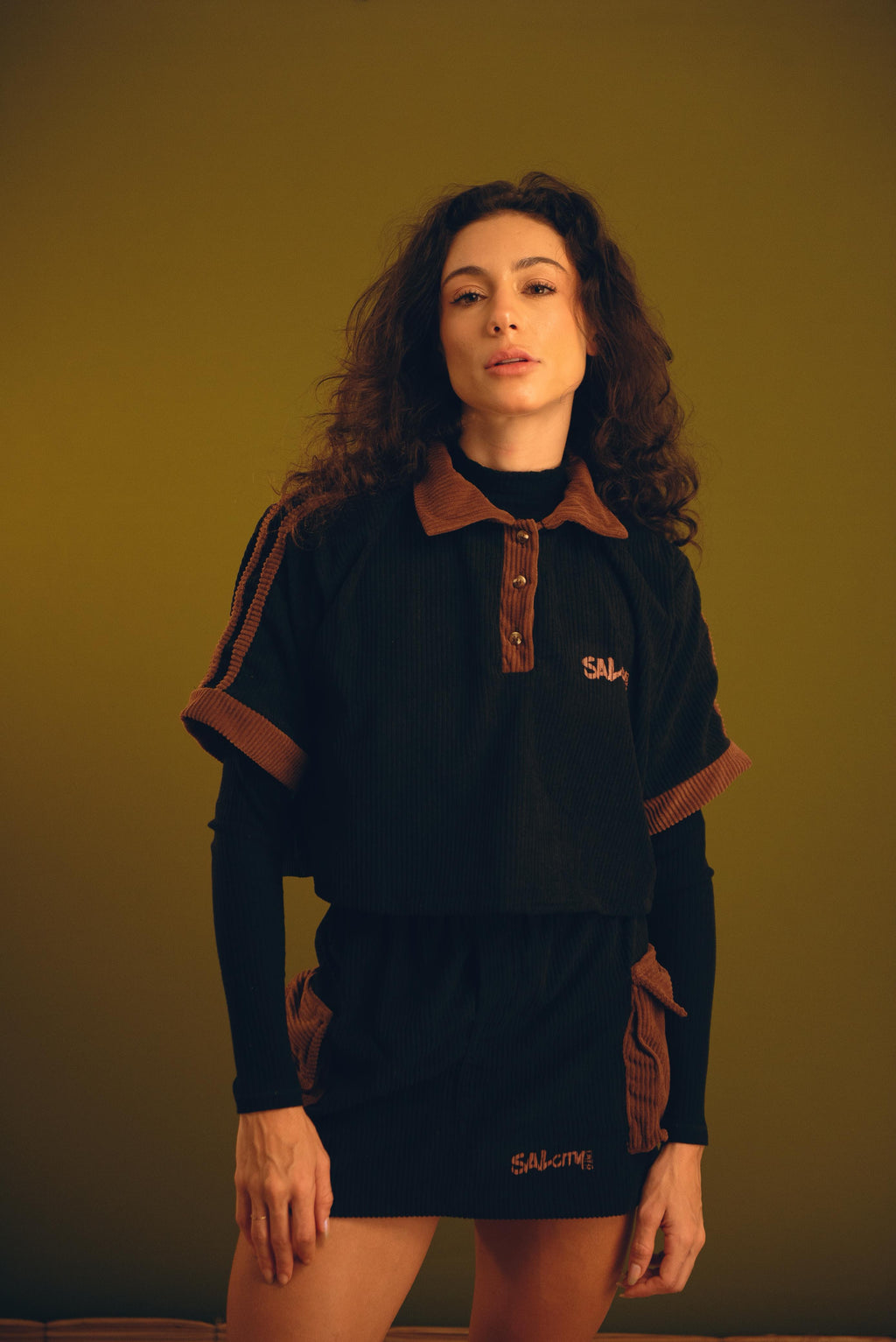 Cropped polo veludo