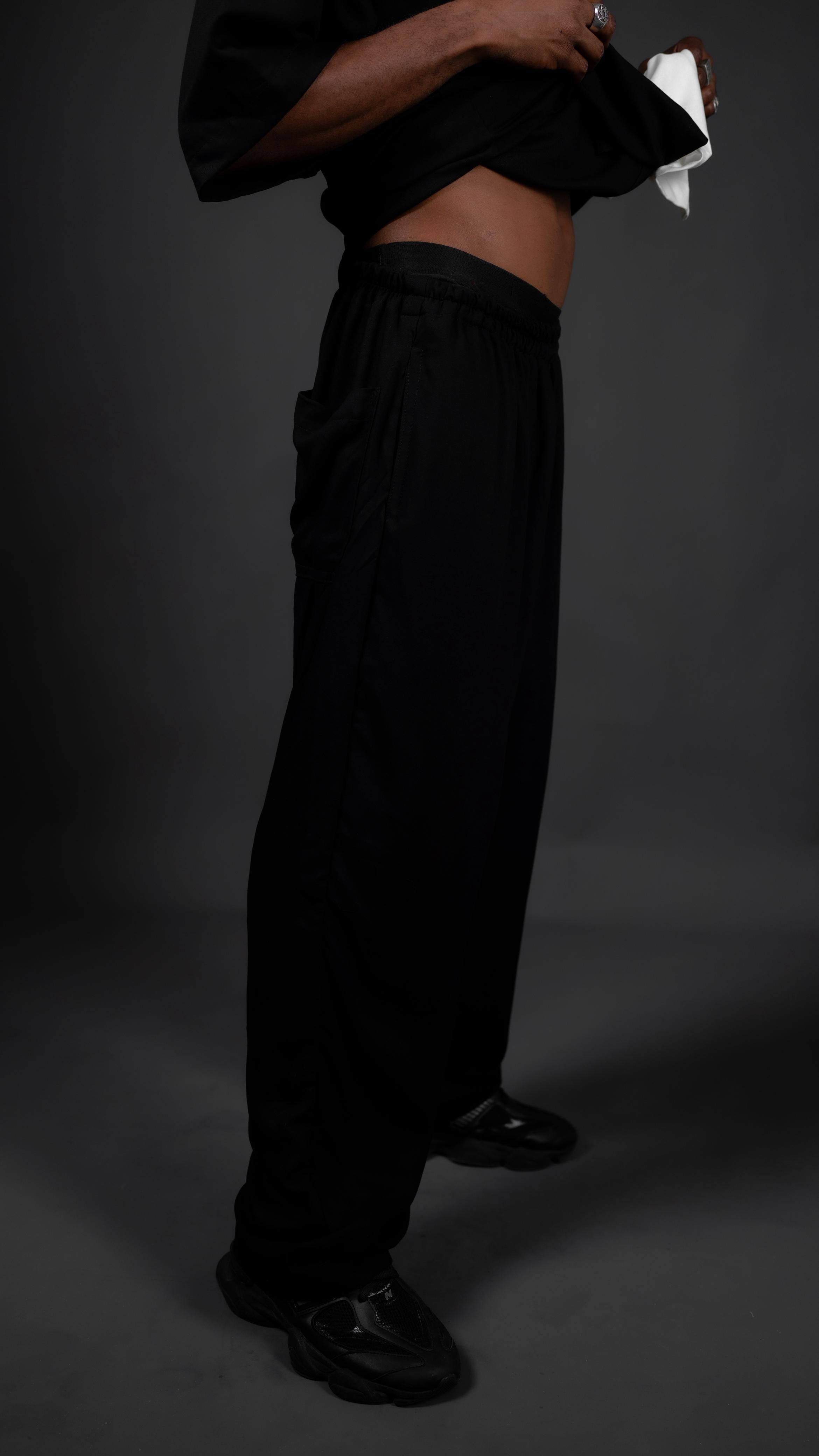 Calça clássica agenero Preta Monocity