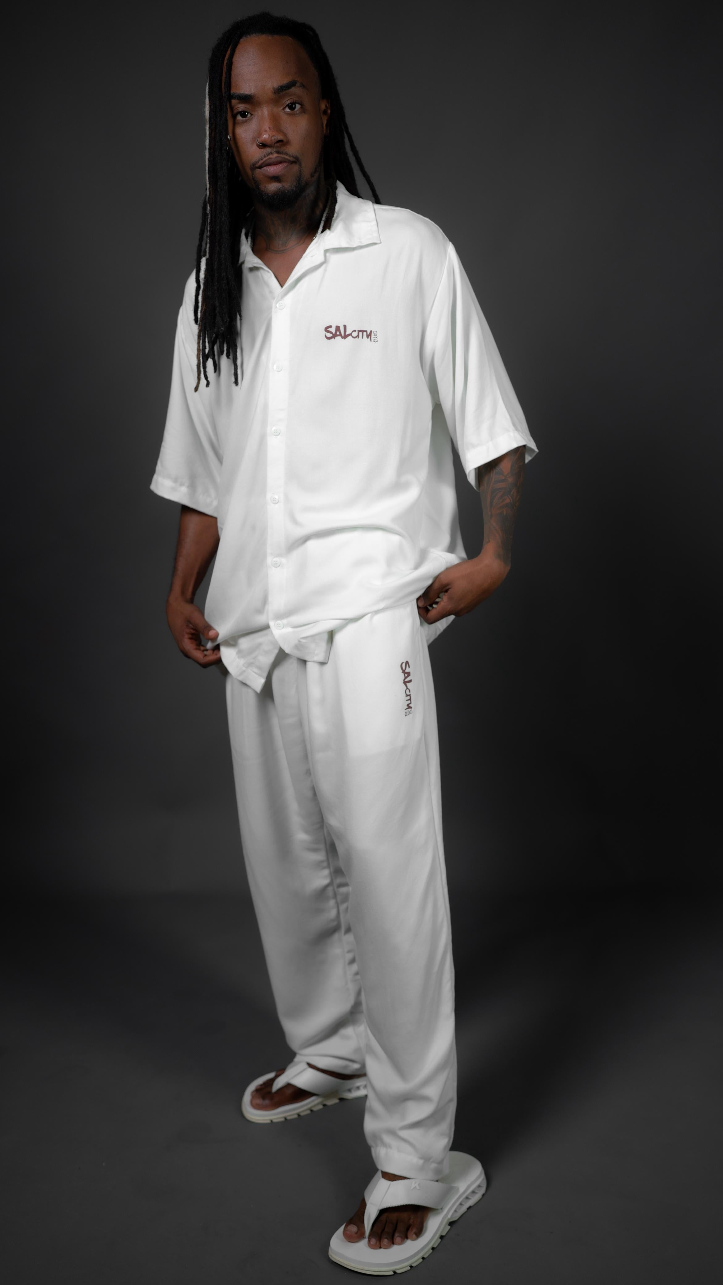 Camisa de botão branca agenero Monocity