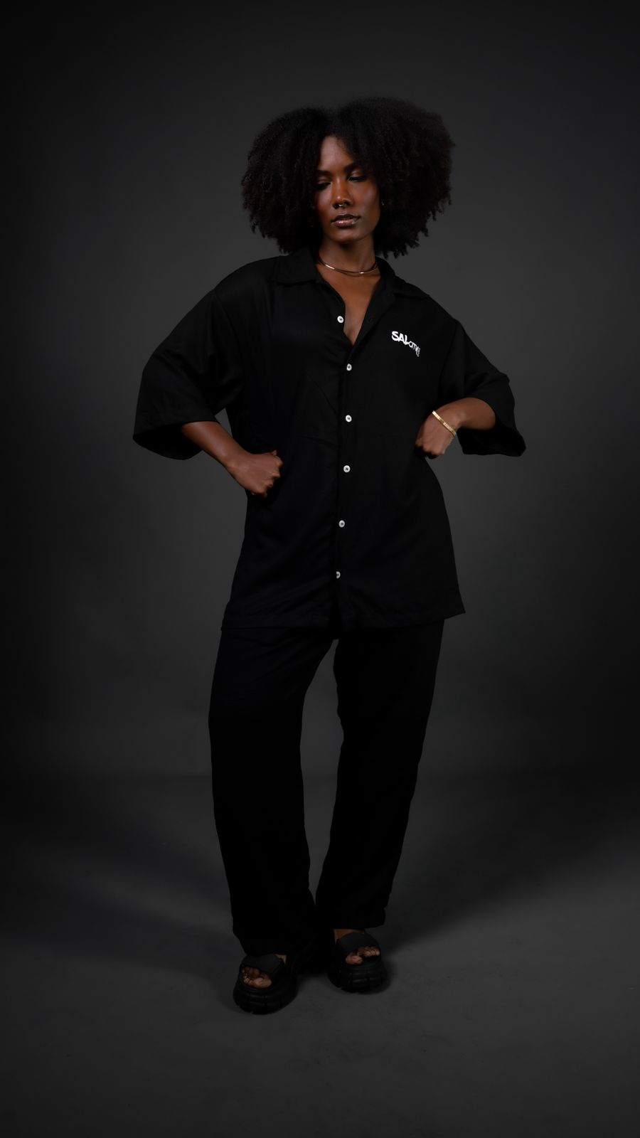 Camisa de botão preta agenero Monocity