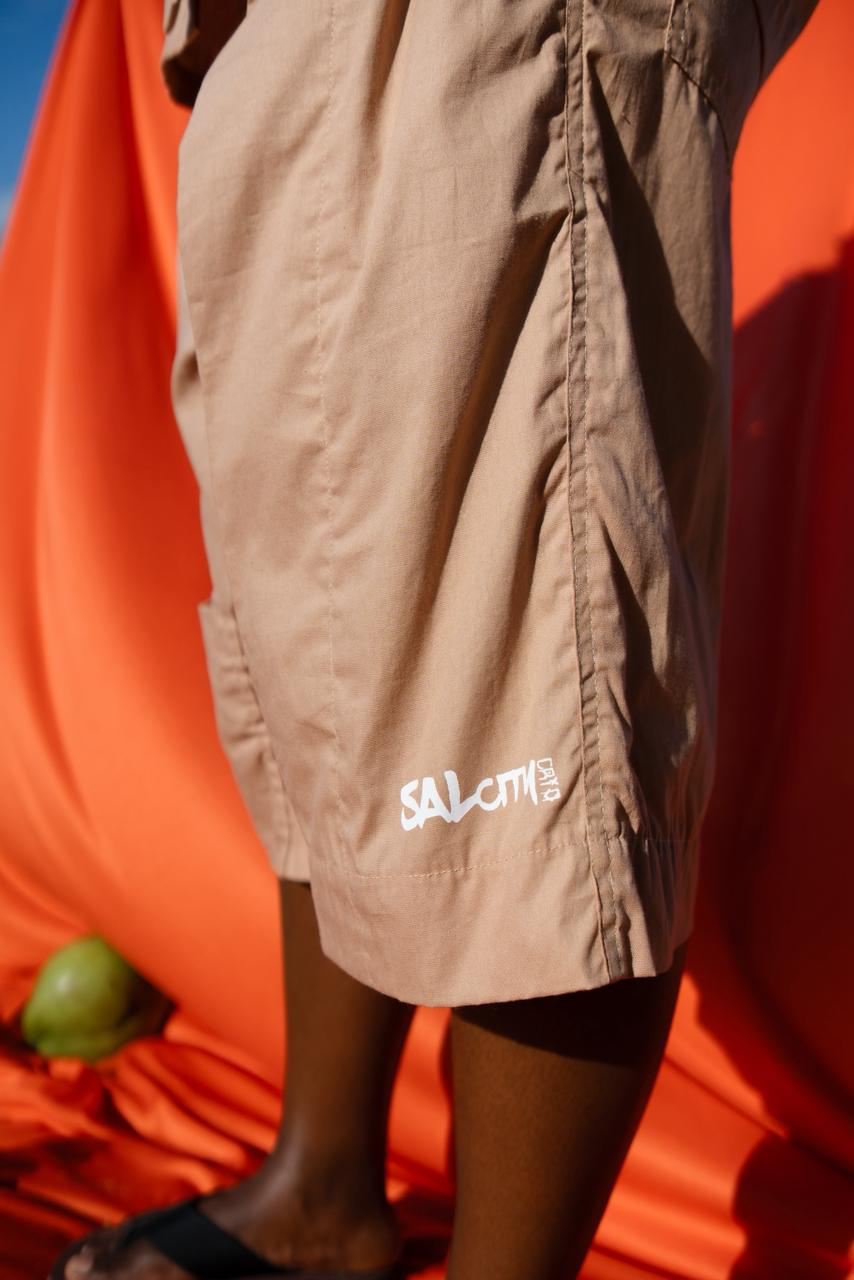 Conjunto agenero boxy e bermudao